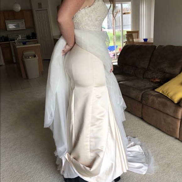 Wedding Dress, Brand new, unaltered - Picture 2 of 8